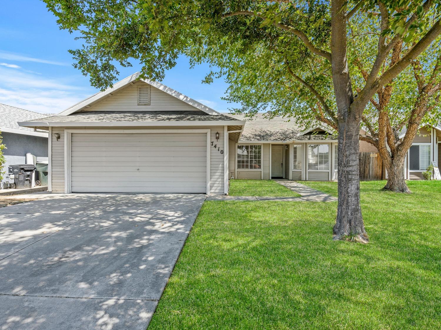 Photo of 7410 Belcamp St in Rio Linda, CA