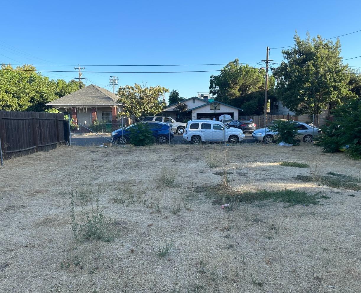 Photo of 415 E Clay St in Stockton, CA