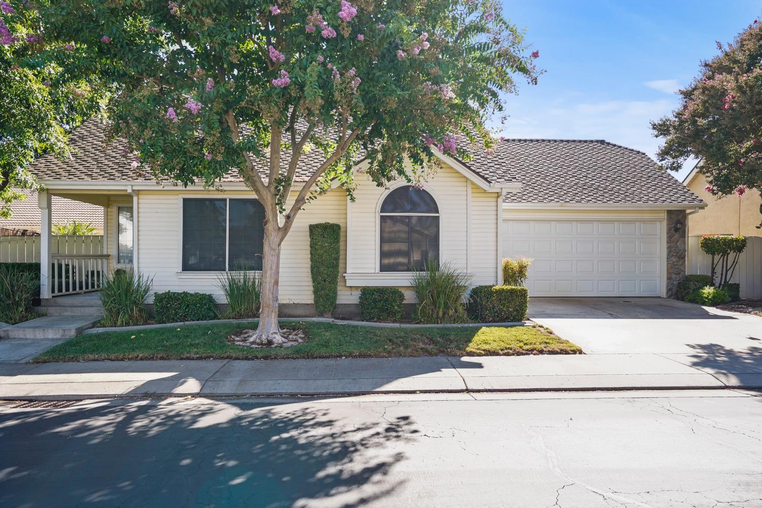 Photo of 2112 Cobblestone Mnr in Modesto, CA