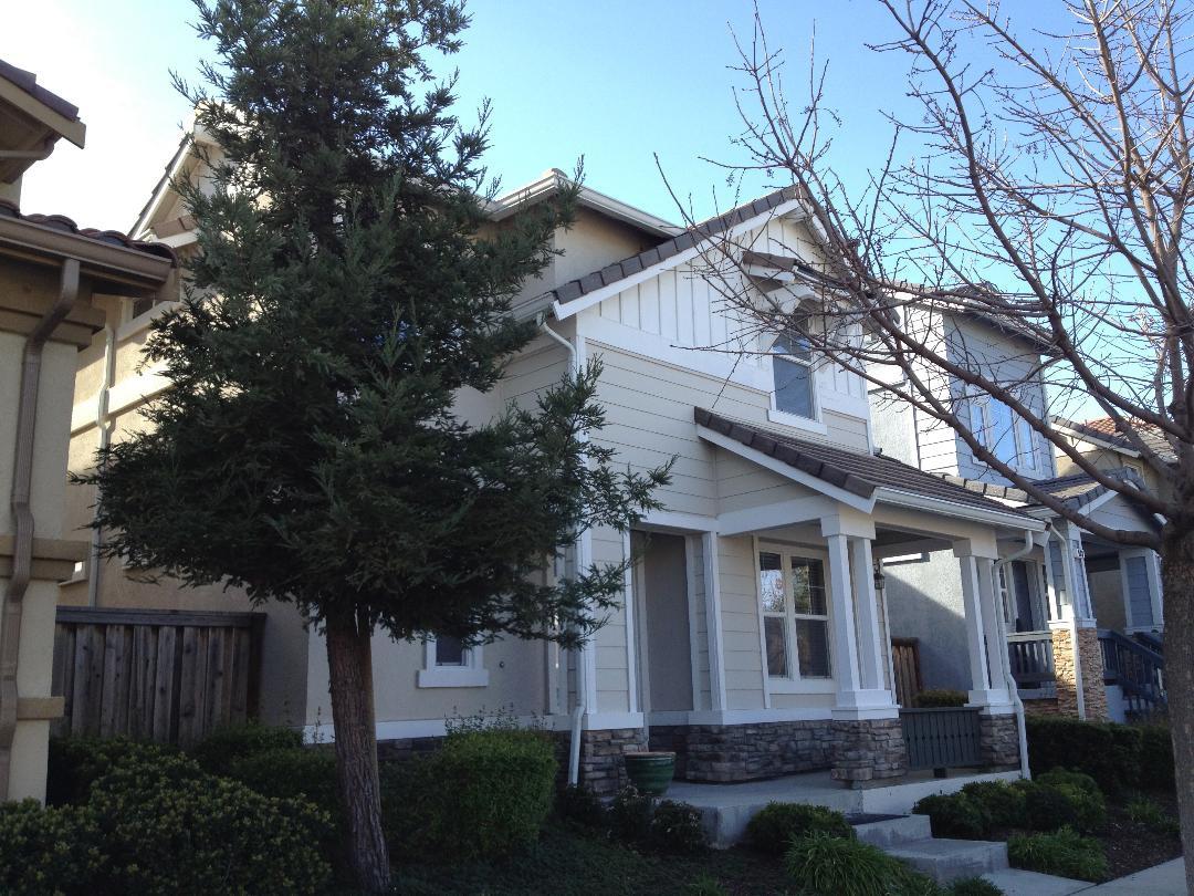 Photo of 936 Oxford Ln in Brentwood, CA