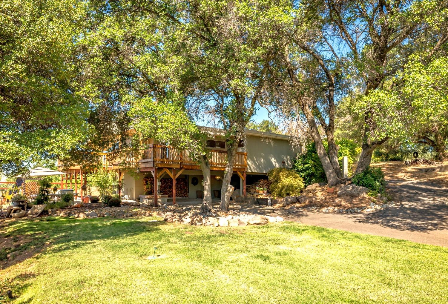 Photo of 2190 Clifftop Ln in Placerville, CA