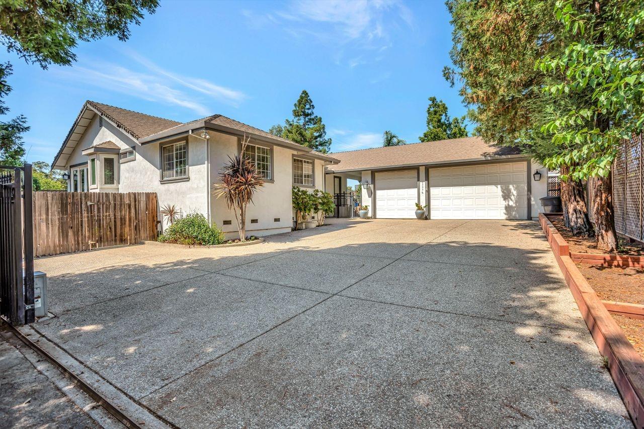Photo of 6303 Sutter Ave in Carmichael, CA