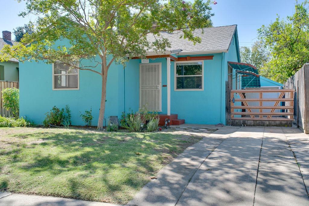 Photo of 5008 9th Ave in Sacramento, CA