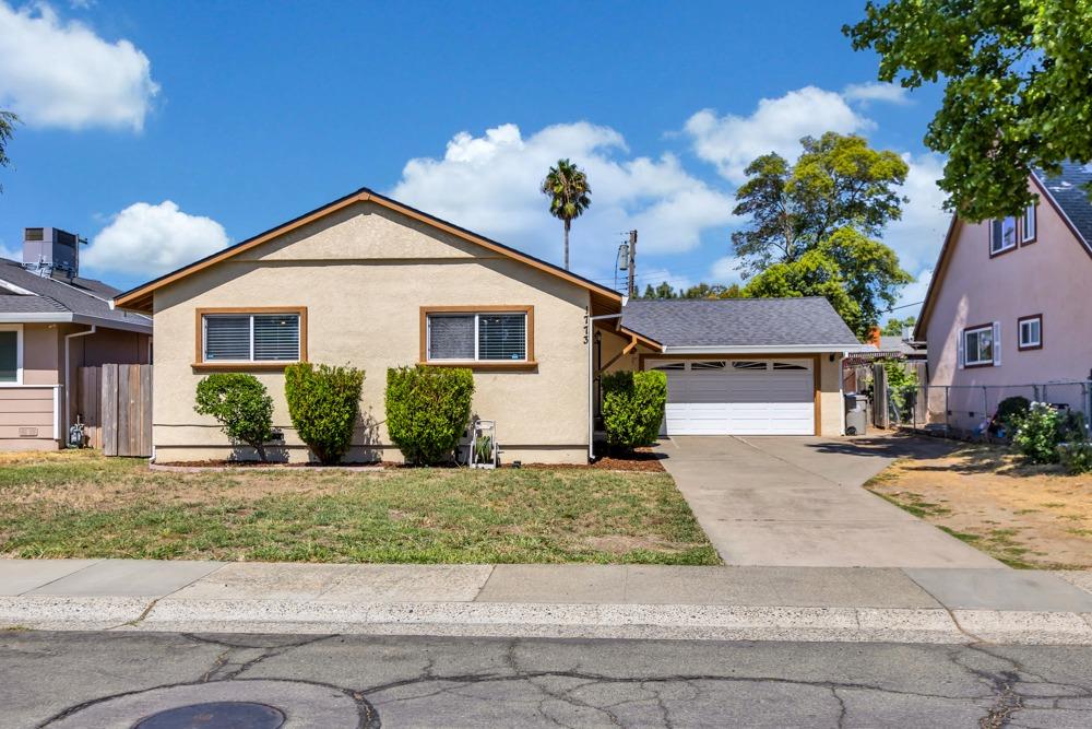 Photo of 1773 Armington Ave in Sacramento, CA