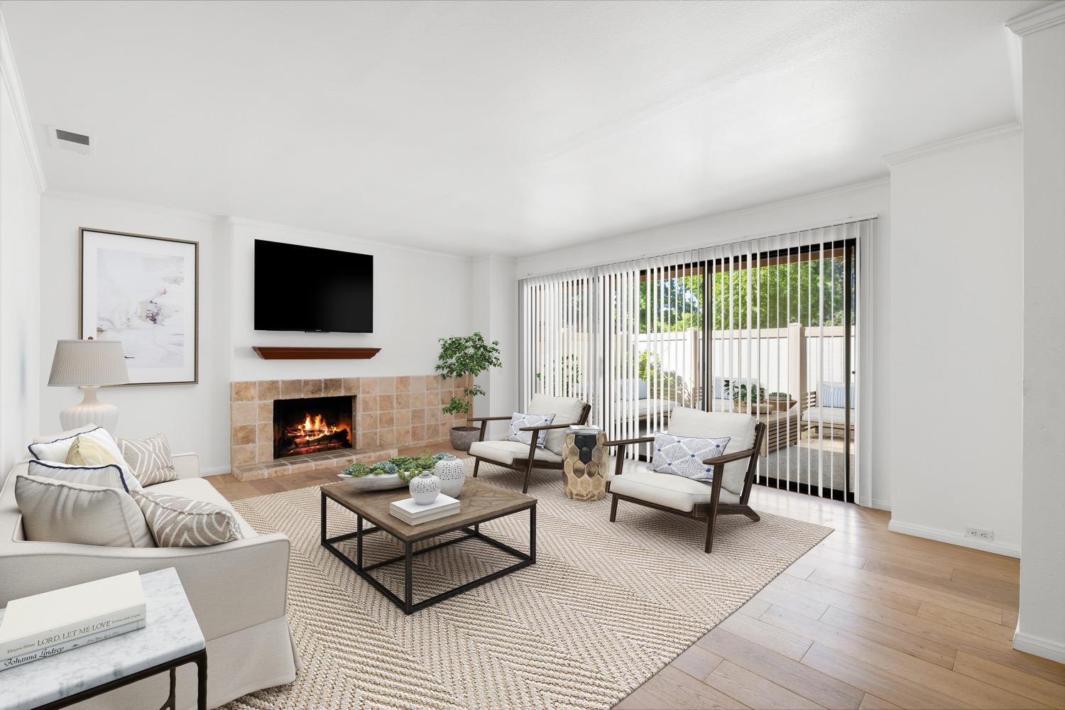 Photo of 544 Woodside Oaks #1 in Sacramento, CA