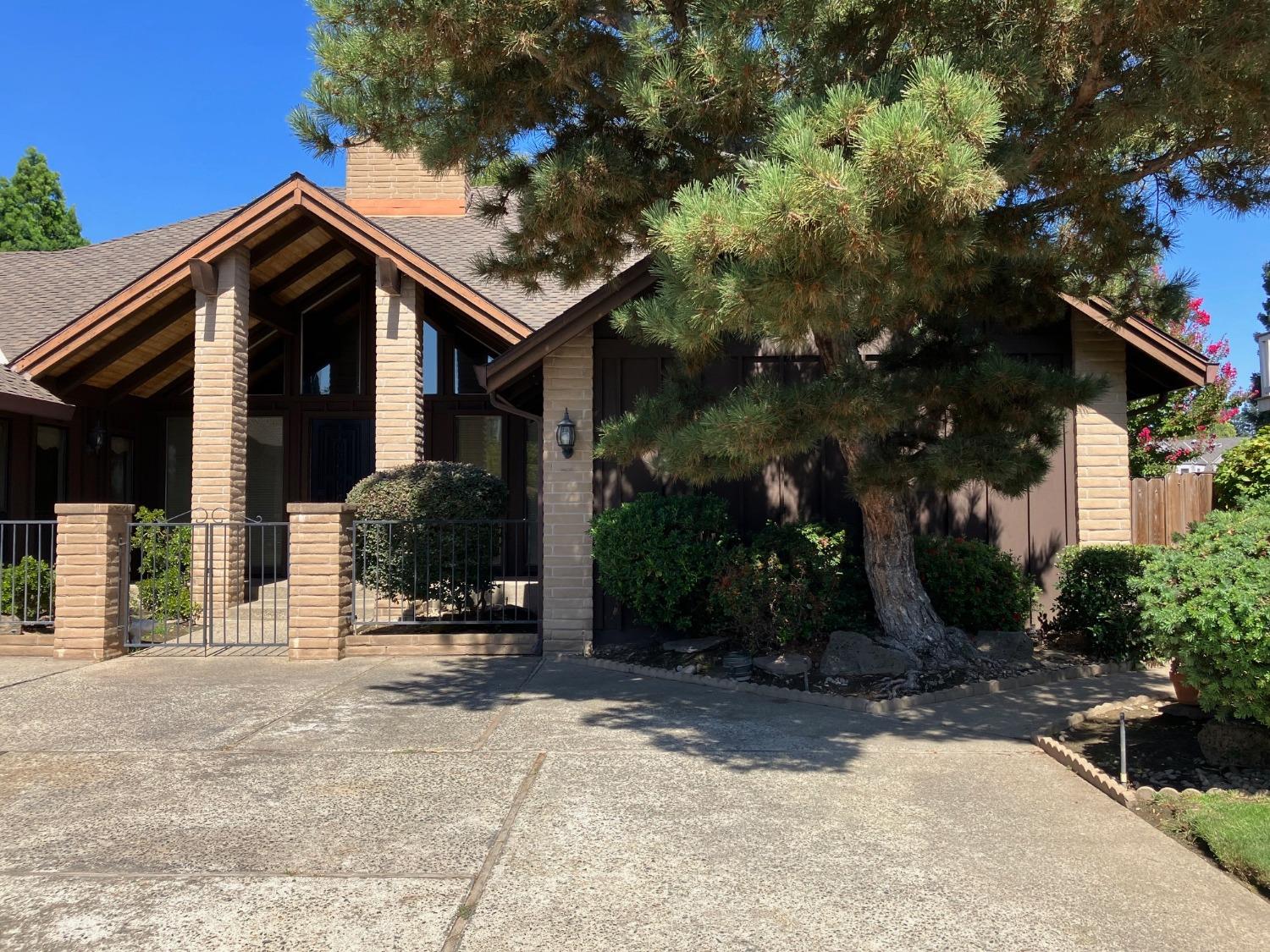 Photo of 209 Royal Oaks Court, Lodi, CA 95240