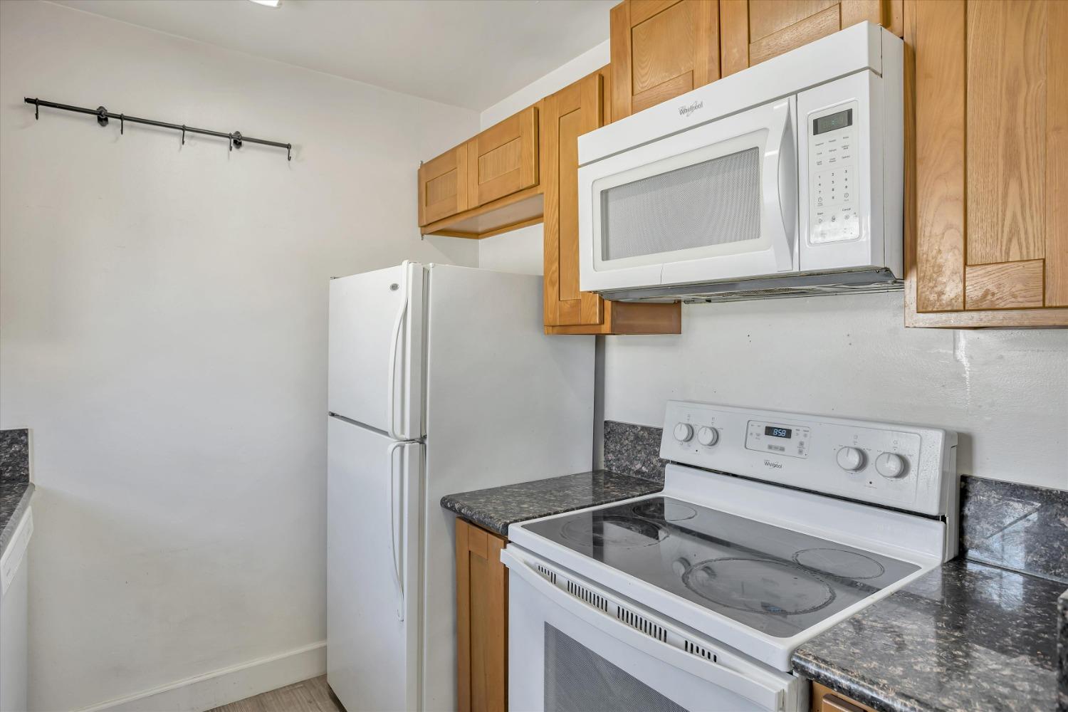 Photo #13: 223060536 Listing: Photo #13