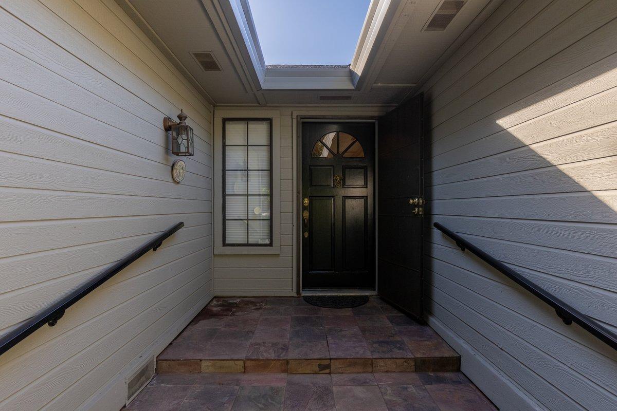 Photo #7: 223086537 Listing 