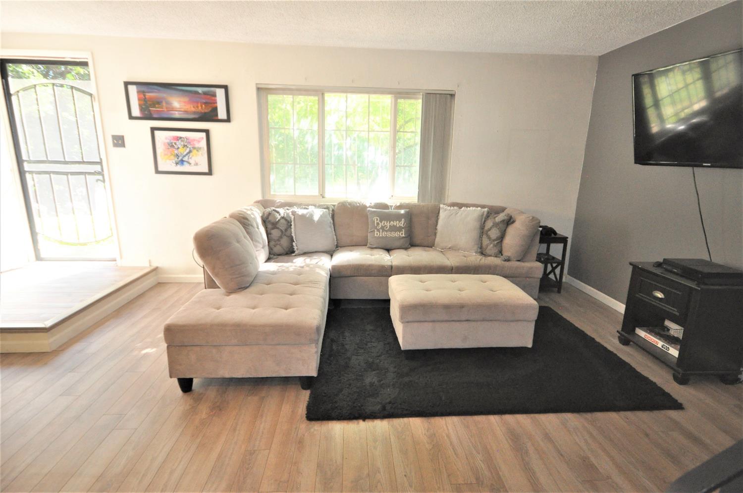 Photo #3: 223086060 Listing 