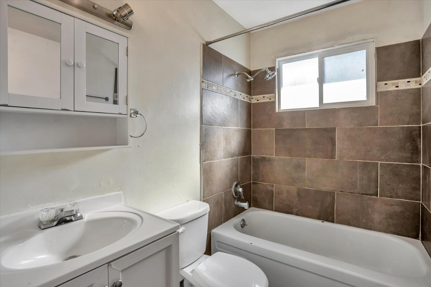 Photo #25: 223060536 Listing: Photo #25