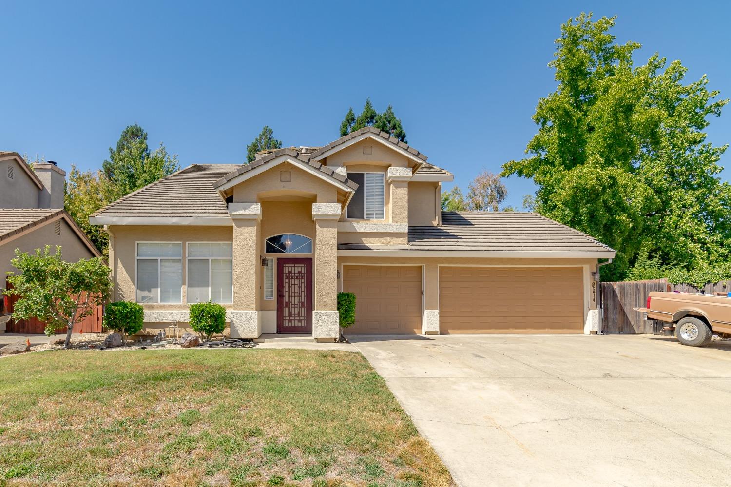 Photo of 9574 Castlebridge Ct in Elk Grove, CA