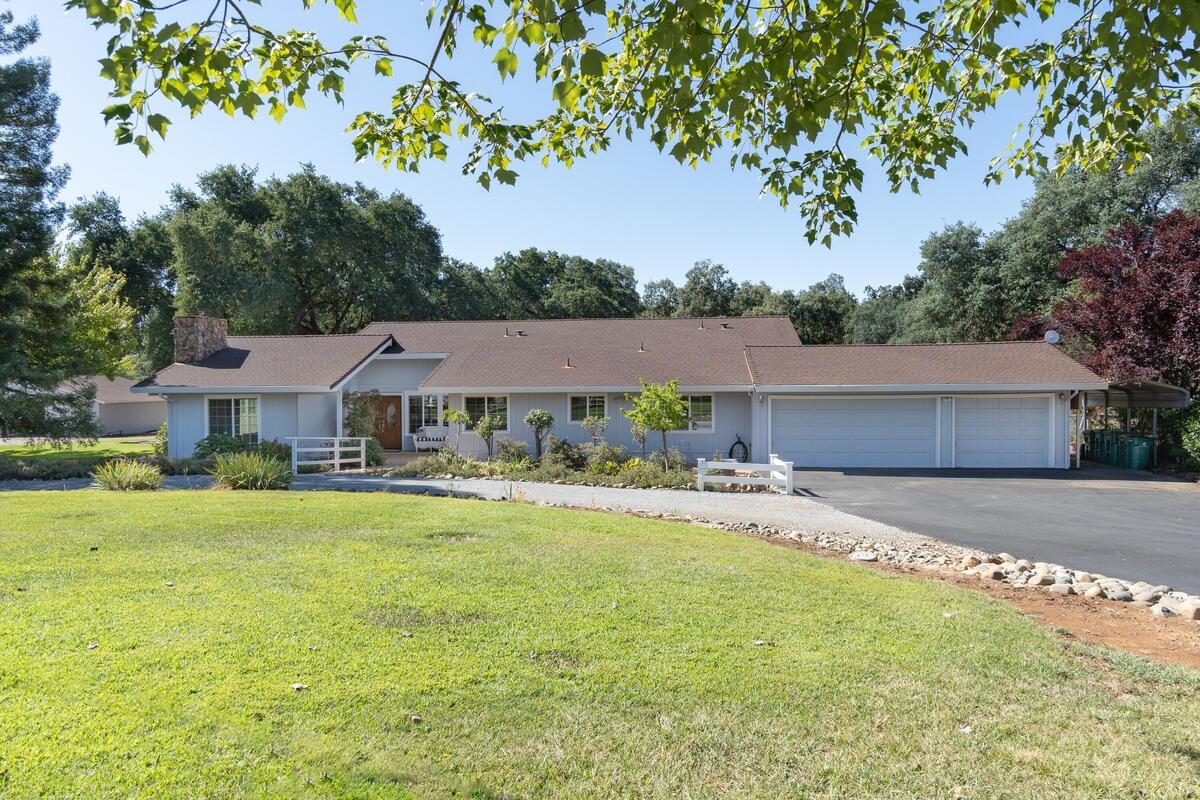 Photo of 3340 Lariat Dr in Cameron Park, CA