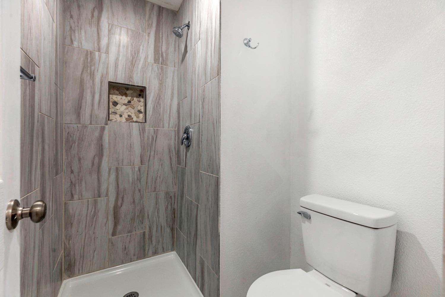 Photo #25: 223087365 Listing: Photo #25