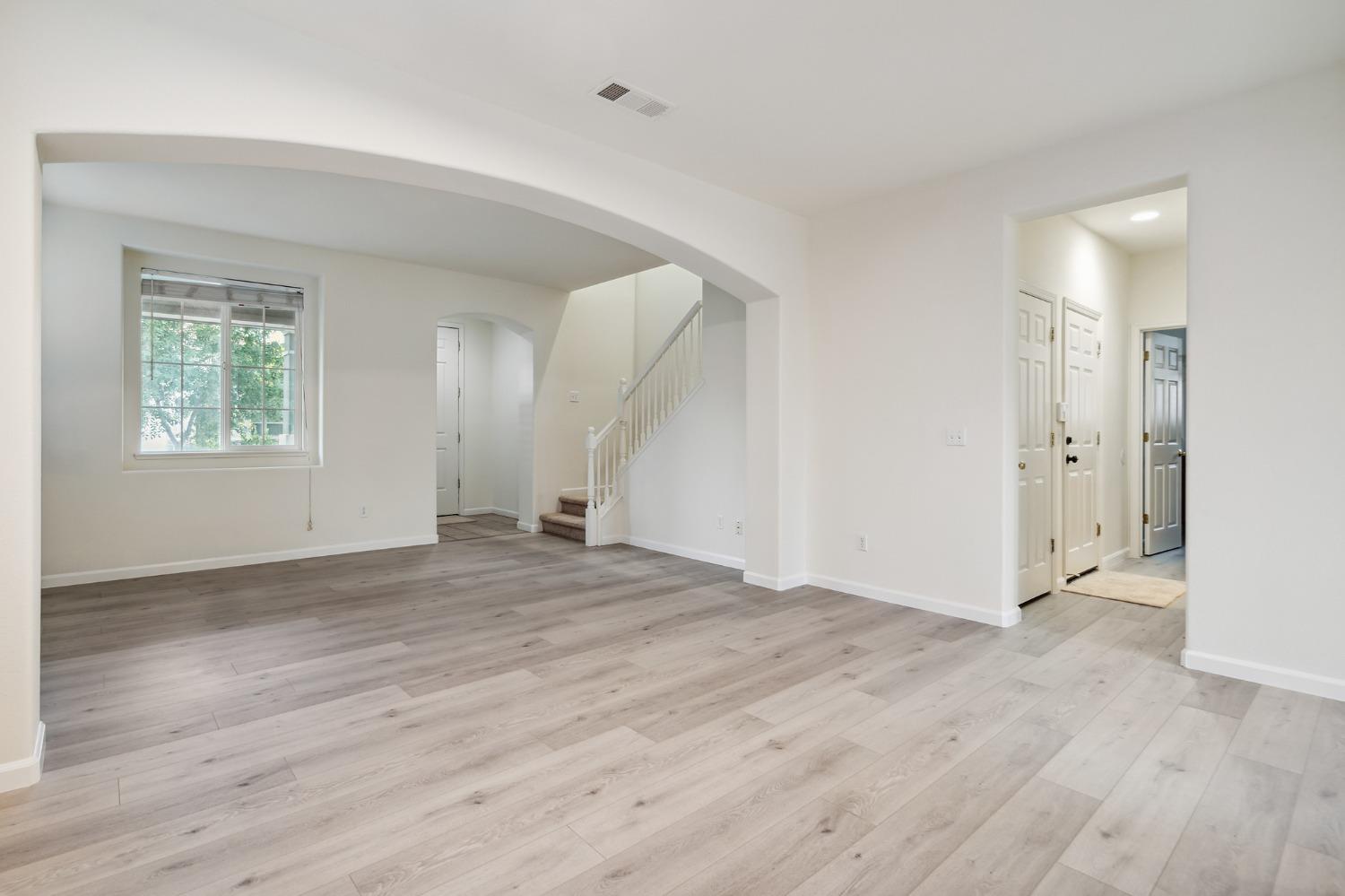 Detail Gallery Image 6 of 48 For 1233 Strawberry Dr, Merced,  CA 95348 - 4 Beds | 2/1 Baths