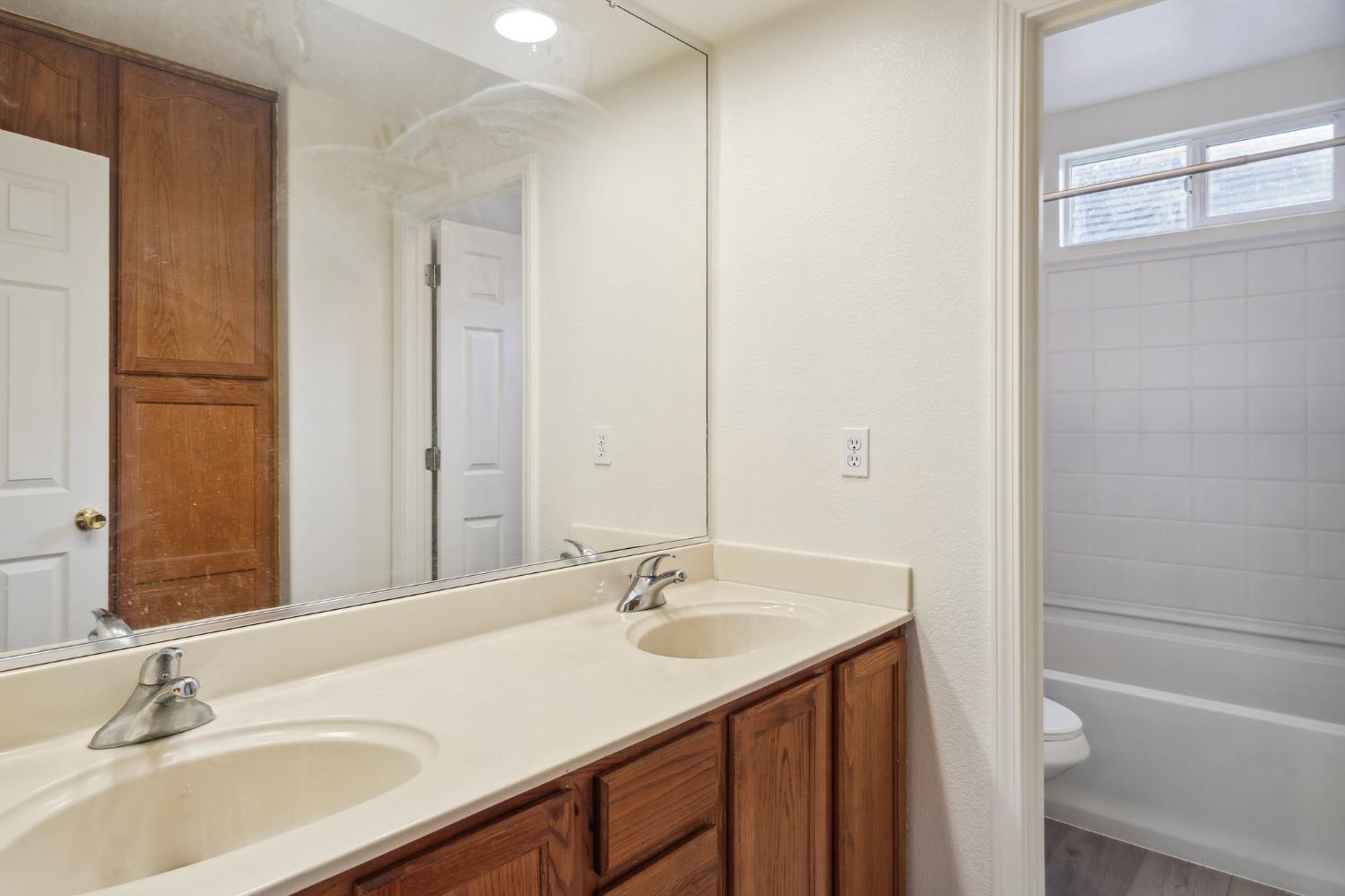 Detail Gallery Image 39 of 48 For 1233 Strawberry Dr, Merced,  CA 95348 - 4 Beds | 2/1 Baths