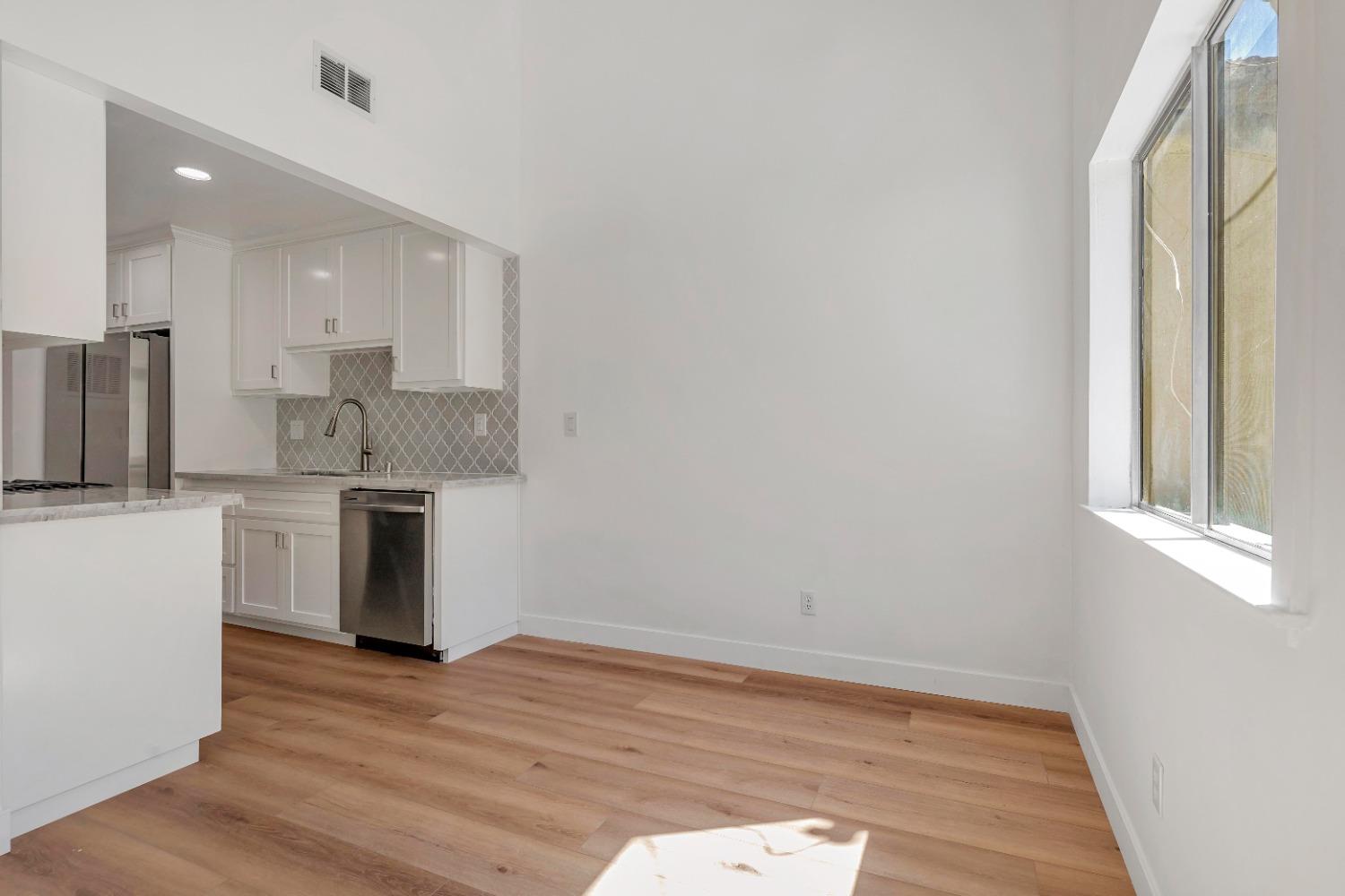 Photo #10: 223087365 Listing 