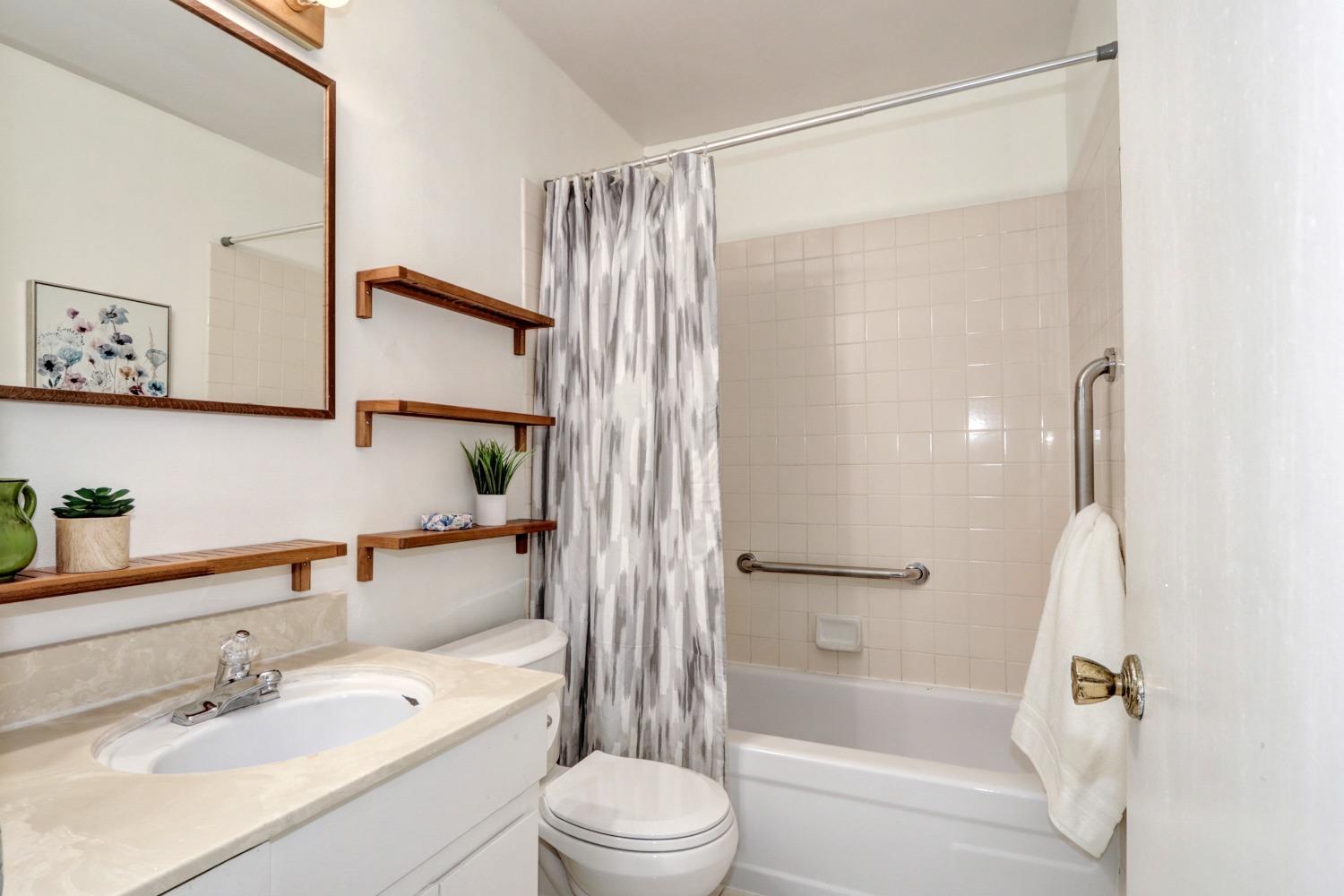 Photo #22: 223087681 Listing: Photo #22