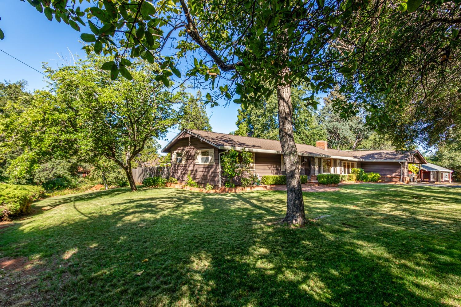 Photo of 1455 Oak Ridge Wy in Auburn, CA