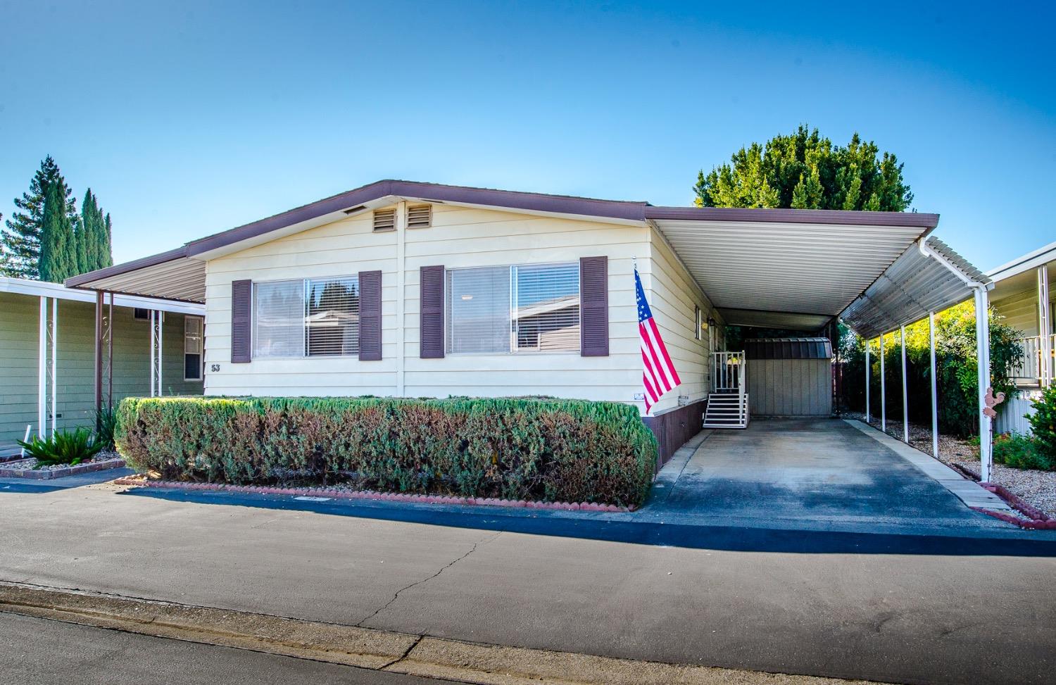 Photo of 53 Embassy Dr in Woodland, CA