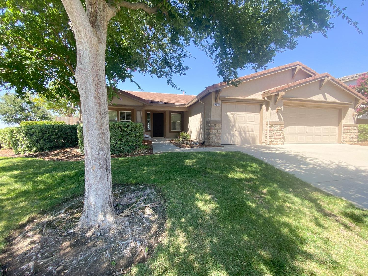 Photo of 4501 Waitsfield Cir in Mather, CA
