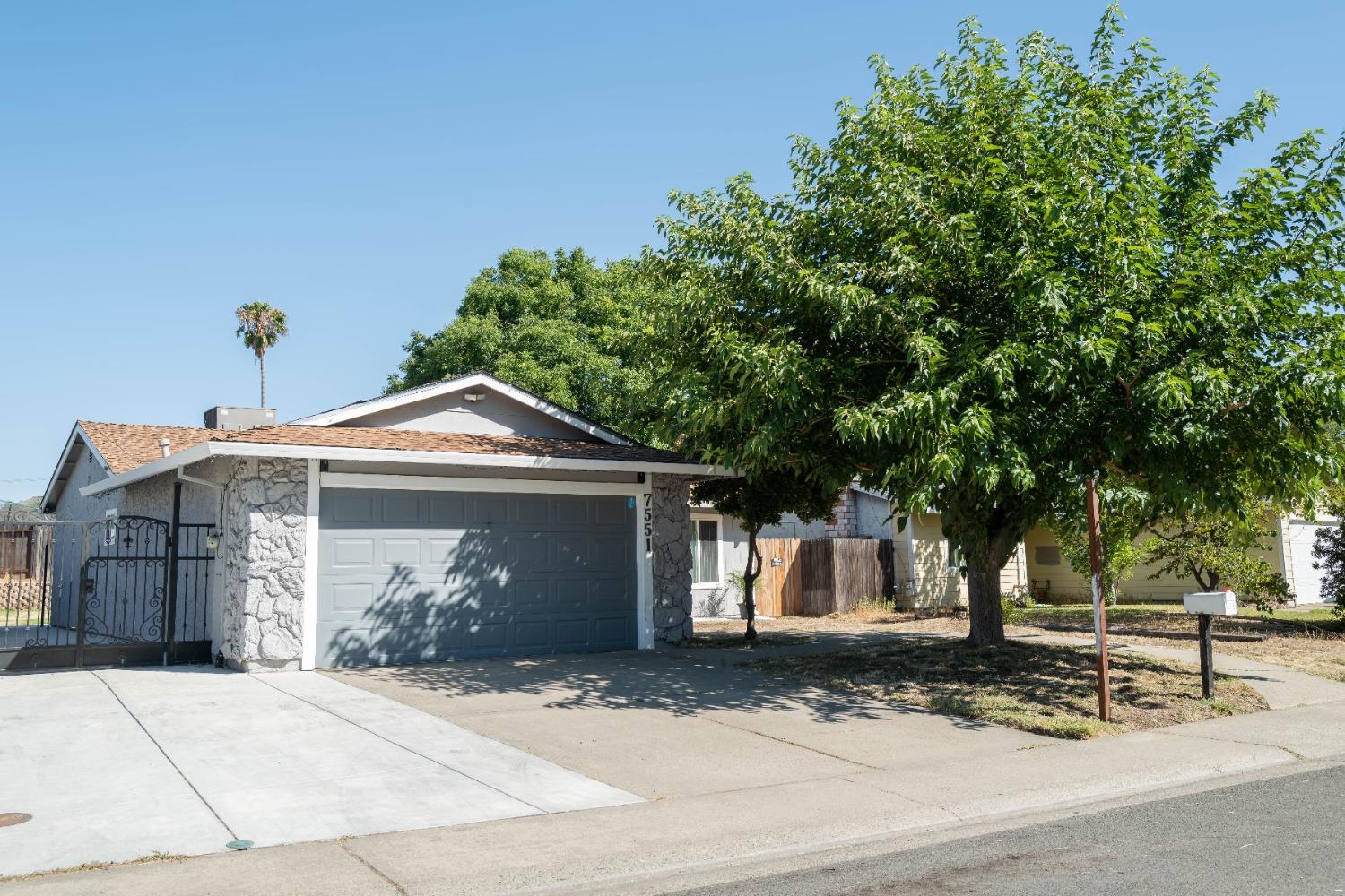 Photo of 7551 Verdugo Wy in Sacramento, CA
