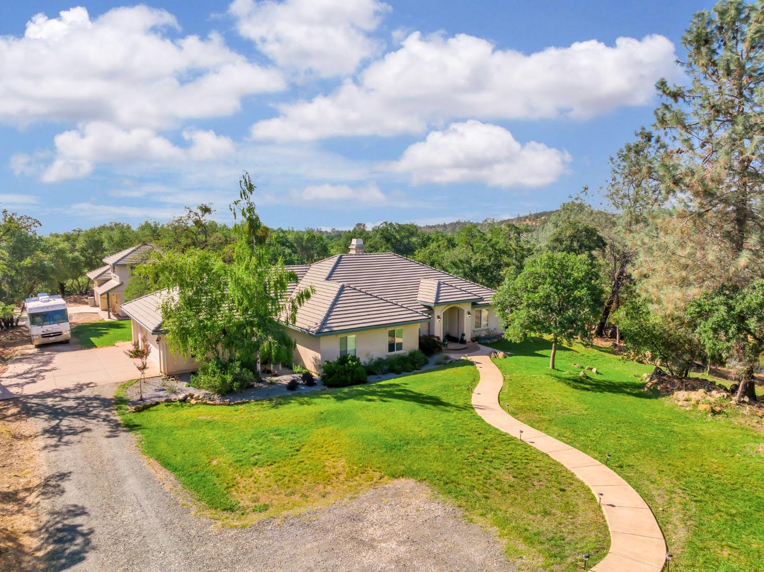 Photo of 23131 Lofall Ln in Grass Valley, CA