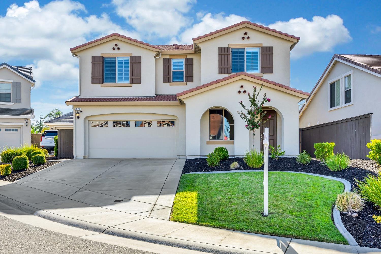 Photo of 720 Baronial Ct in Rocklin, CA