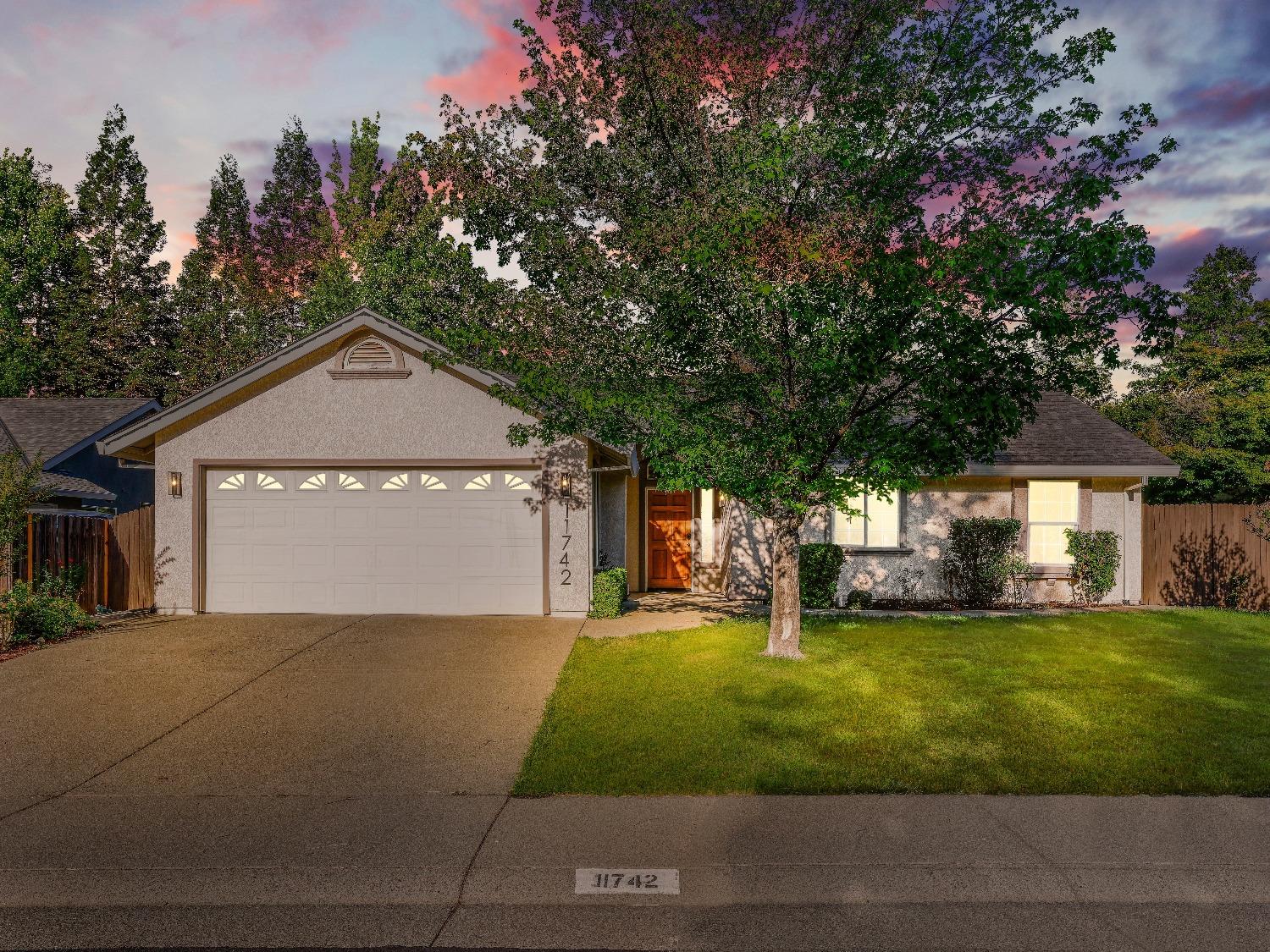 Photo of 11742 Graeagle Ln in Auburn, CA