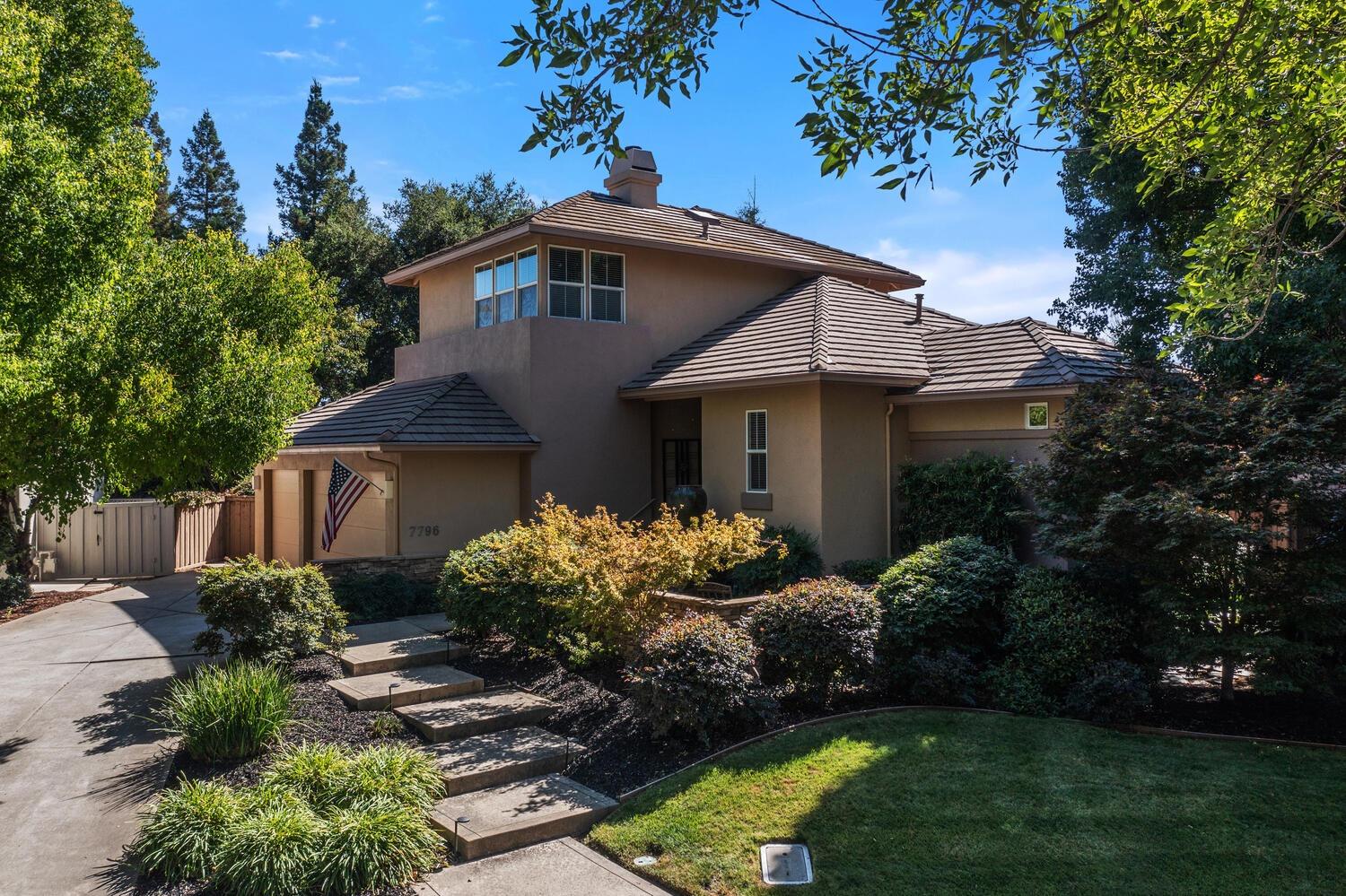 Photo of 7796 Oak Bay Cir in Sacramento, CA