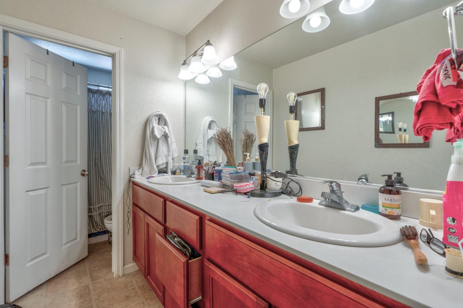 Detail Gallery Image 22 of 26 For 435 E San Pedro St, Merced,  CA 95341 - 5 Beds | 2 Baths