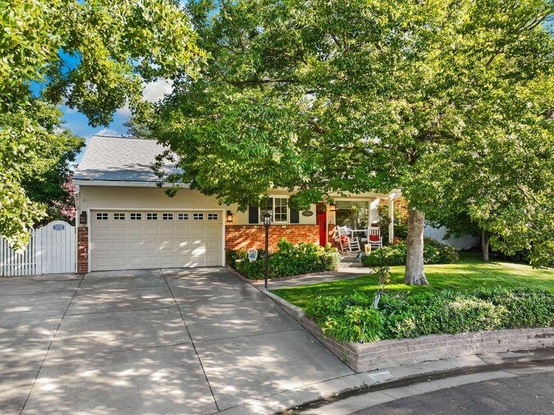 Photo of 2416 Manor Ct in Sacramento, CA