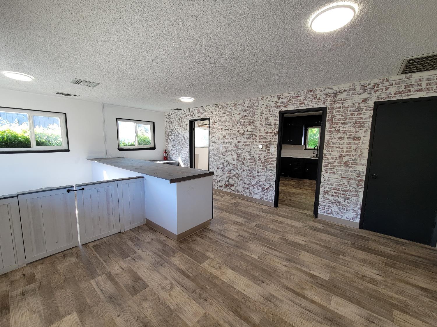 Photo of 1055 Grass Valley Hwy in Auburn, CA