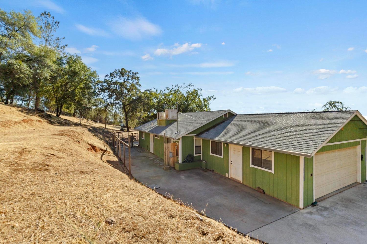 Photo of 16128 Ballantree Ln in Grass Valley, CA