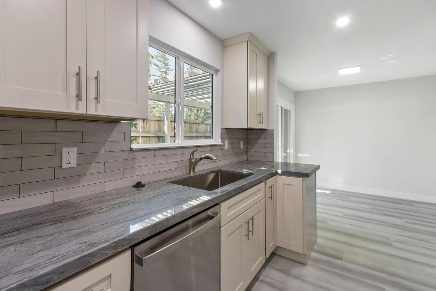 Photo #10: 223086758 Listing 