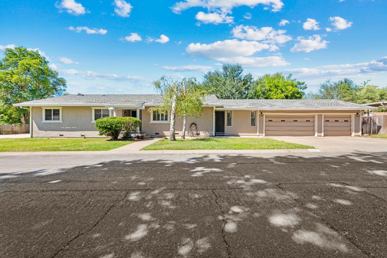 Photo of 4757 Meadowood Wy in Fair Oaks, CA