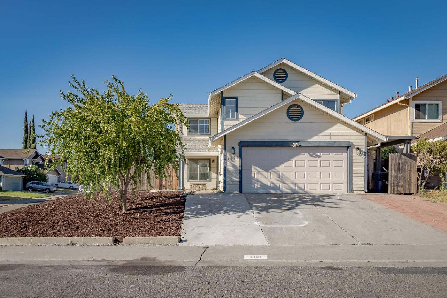 Photo of 4121 Diane Dr in Antelope, CA