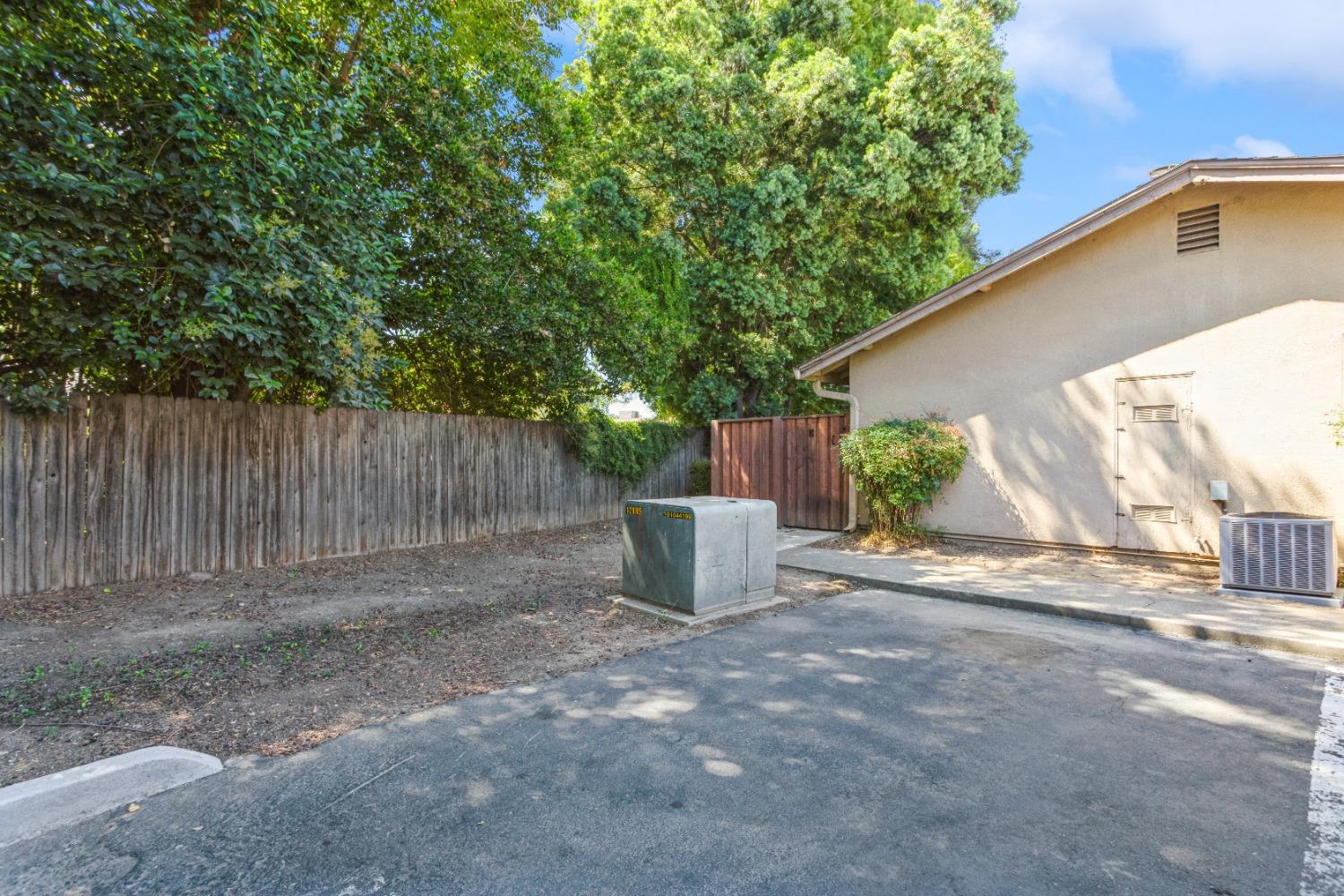 Photo #23: 223083967 Listing: Photo #23