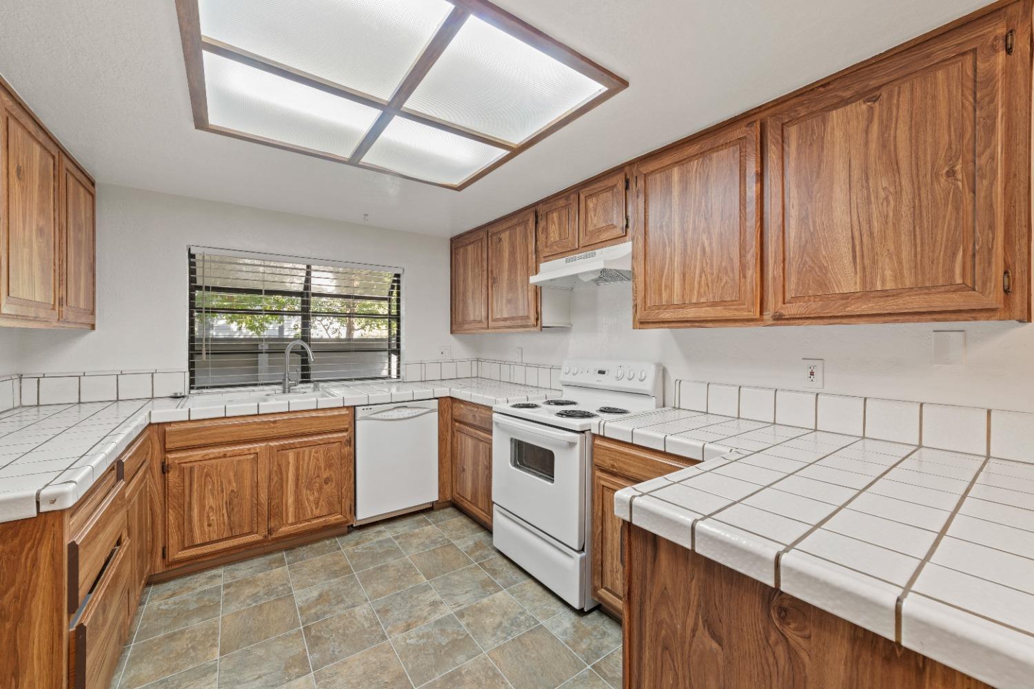 Photo #13: 223089109 Listing: Photo #13