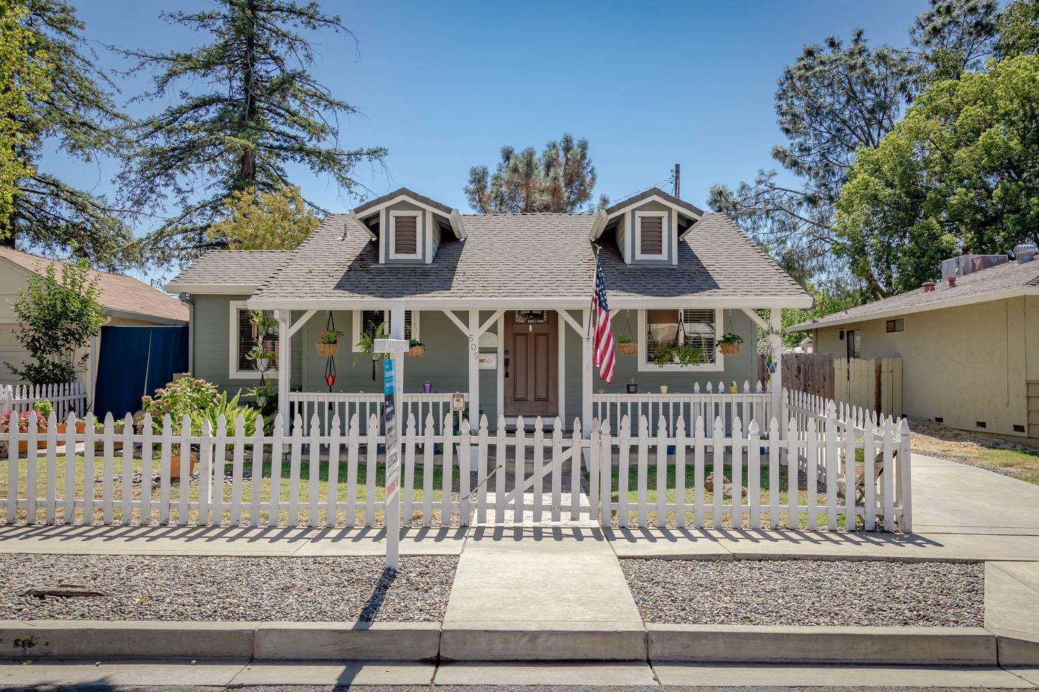 Photo of 505 Pleasant St in Roseville, CA