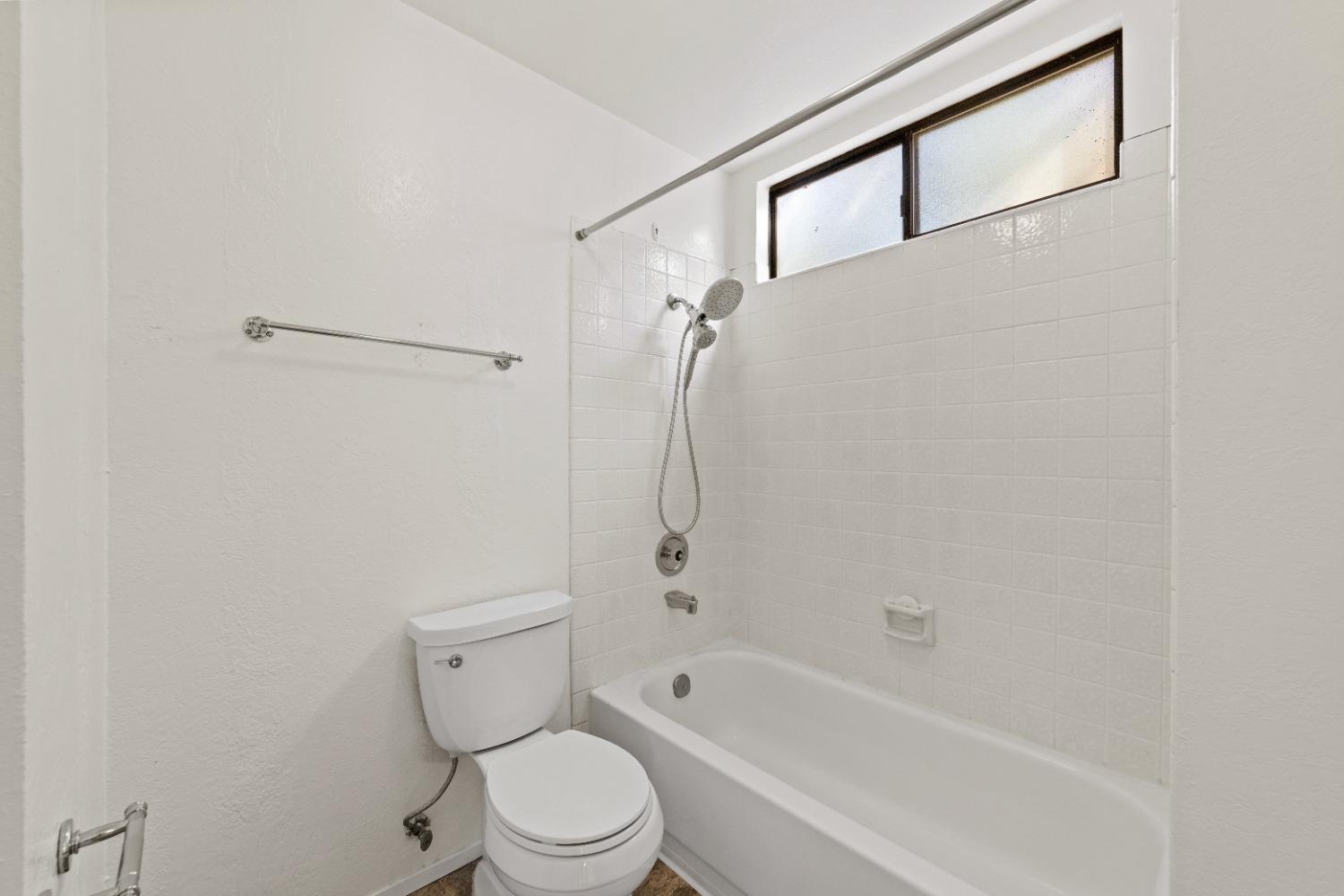 Photo #27: 223089109 Listing: Photo #27