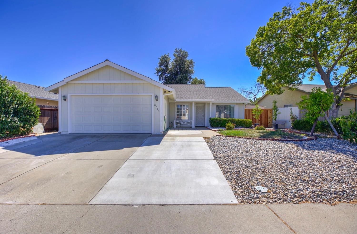 Detail Gallery Image 1 of 1 For 8250 Scenic Hills Way, Sacramento,  CA 95828 - 4 Beds | 2 Baths