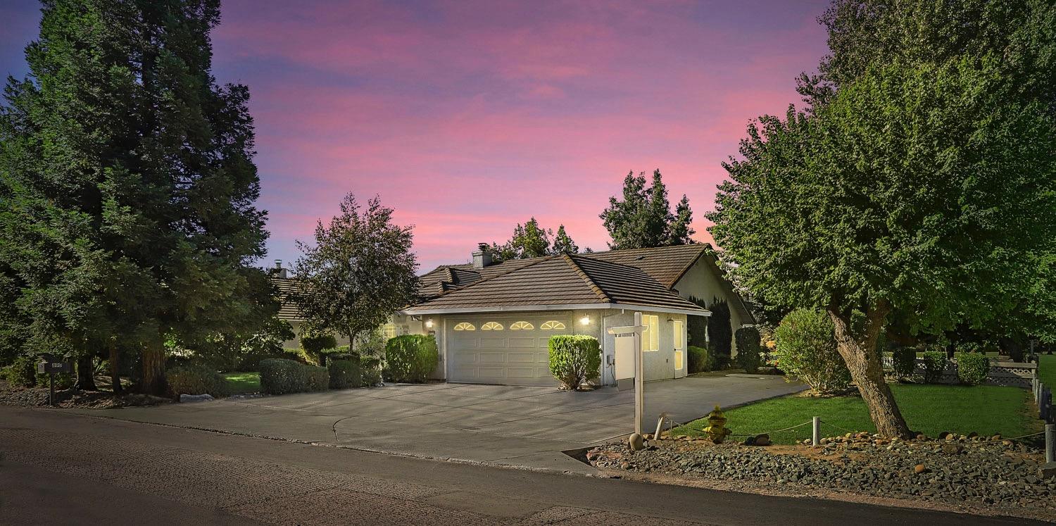 Photo of 890 Saint Andrews Dr in Valley Springs, CA