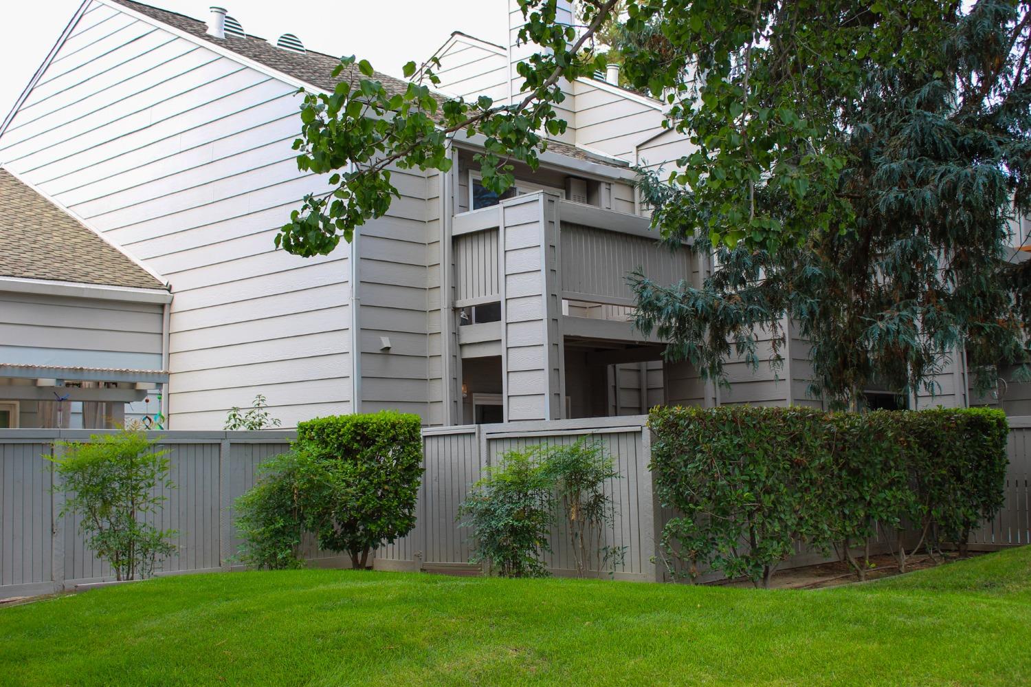 Photo of 231 Leveland Ln #D in Modesto, CA