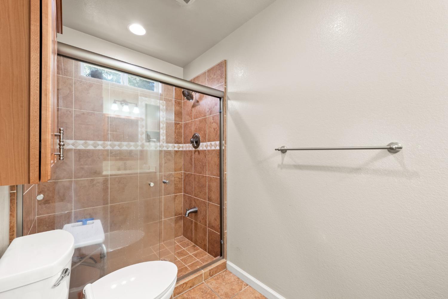 Detail Gallery Image 41 of 52 For 10324 Almanor Cir, Stockton,  CA 95219 - 5 Beds | 4 Baths