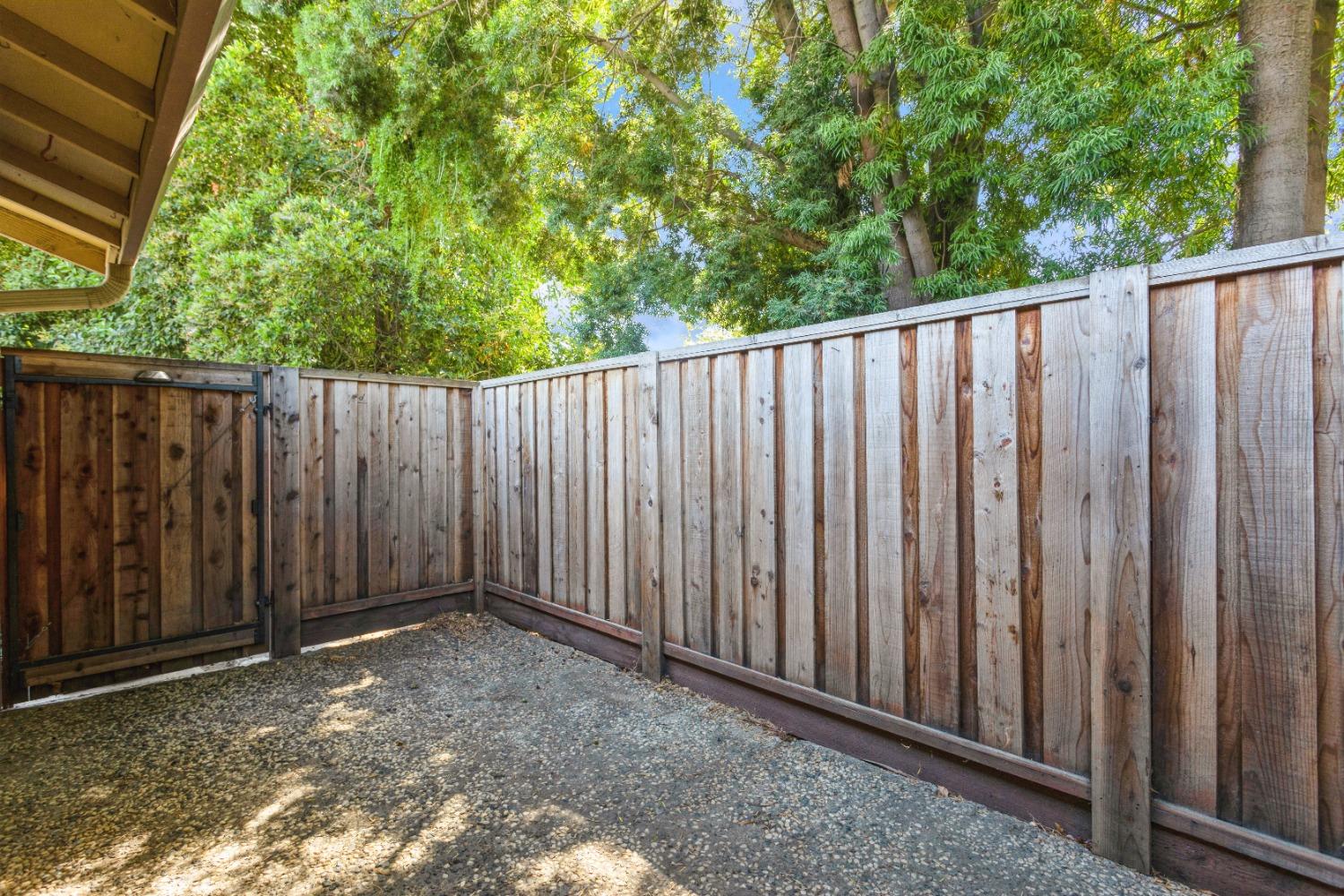 Photo #17: 223083967 Listing: Photo #17