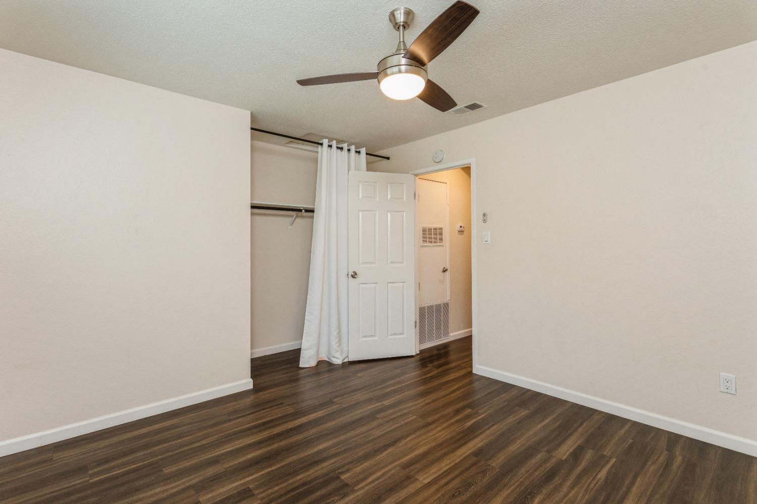 Photo #15: 223083967 Listing: Photo #15