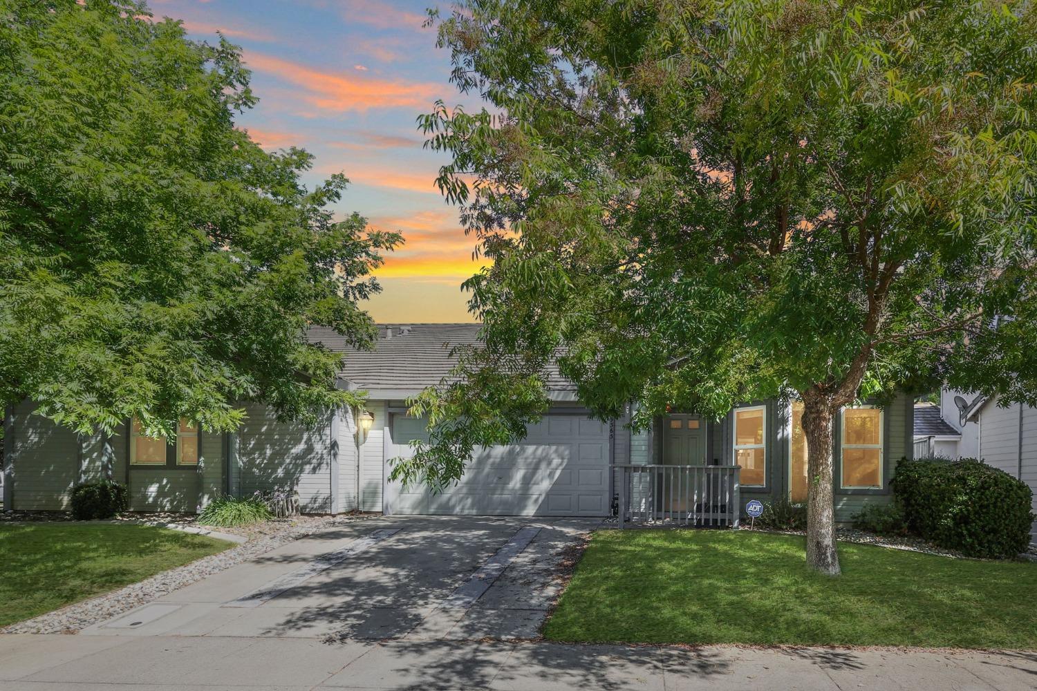 Photo of 9363 Lombardy Wy in Elk Grove, CA