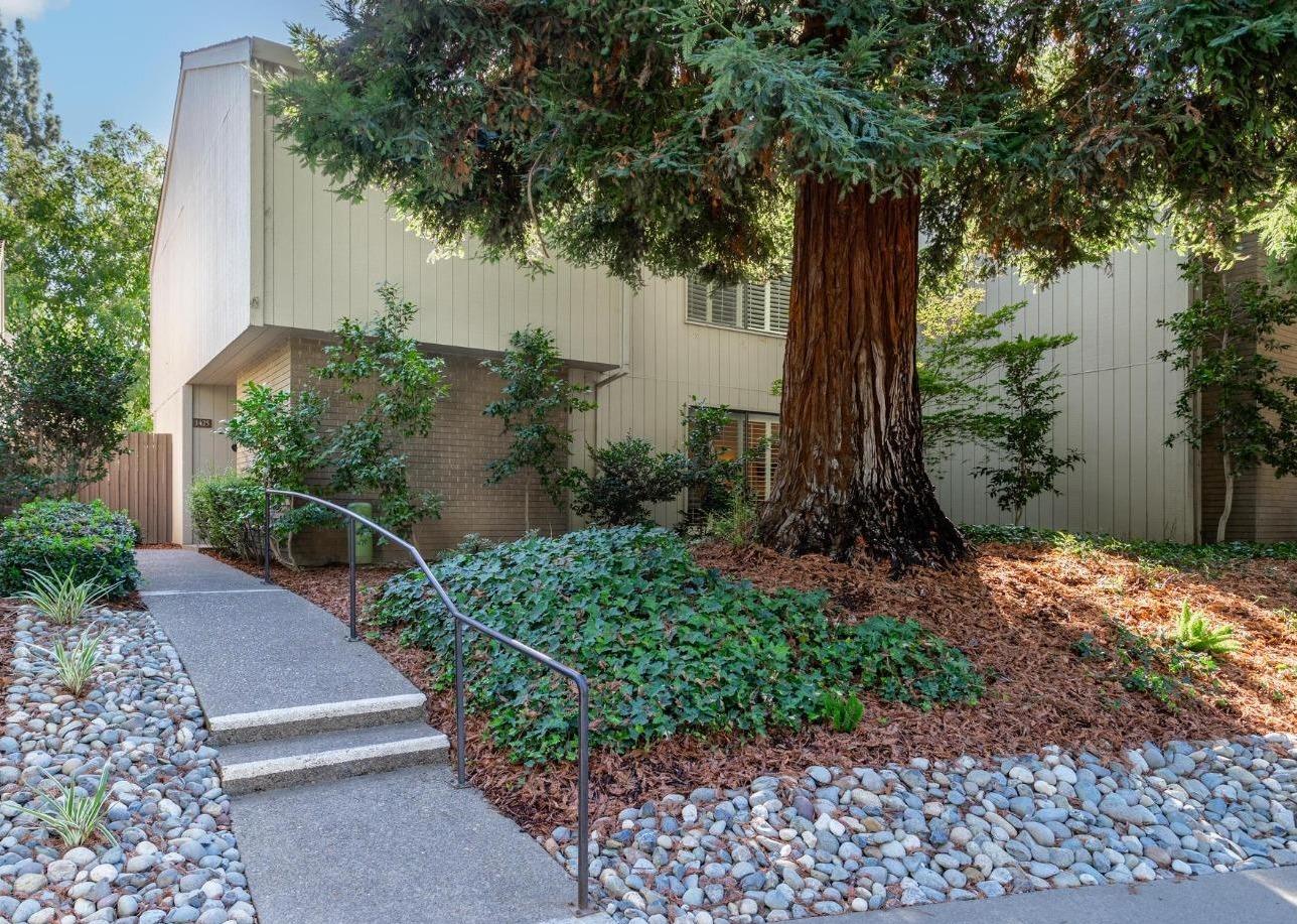 Photo of 1425 Commons Dr in Sacramento, CA