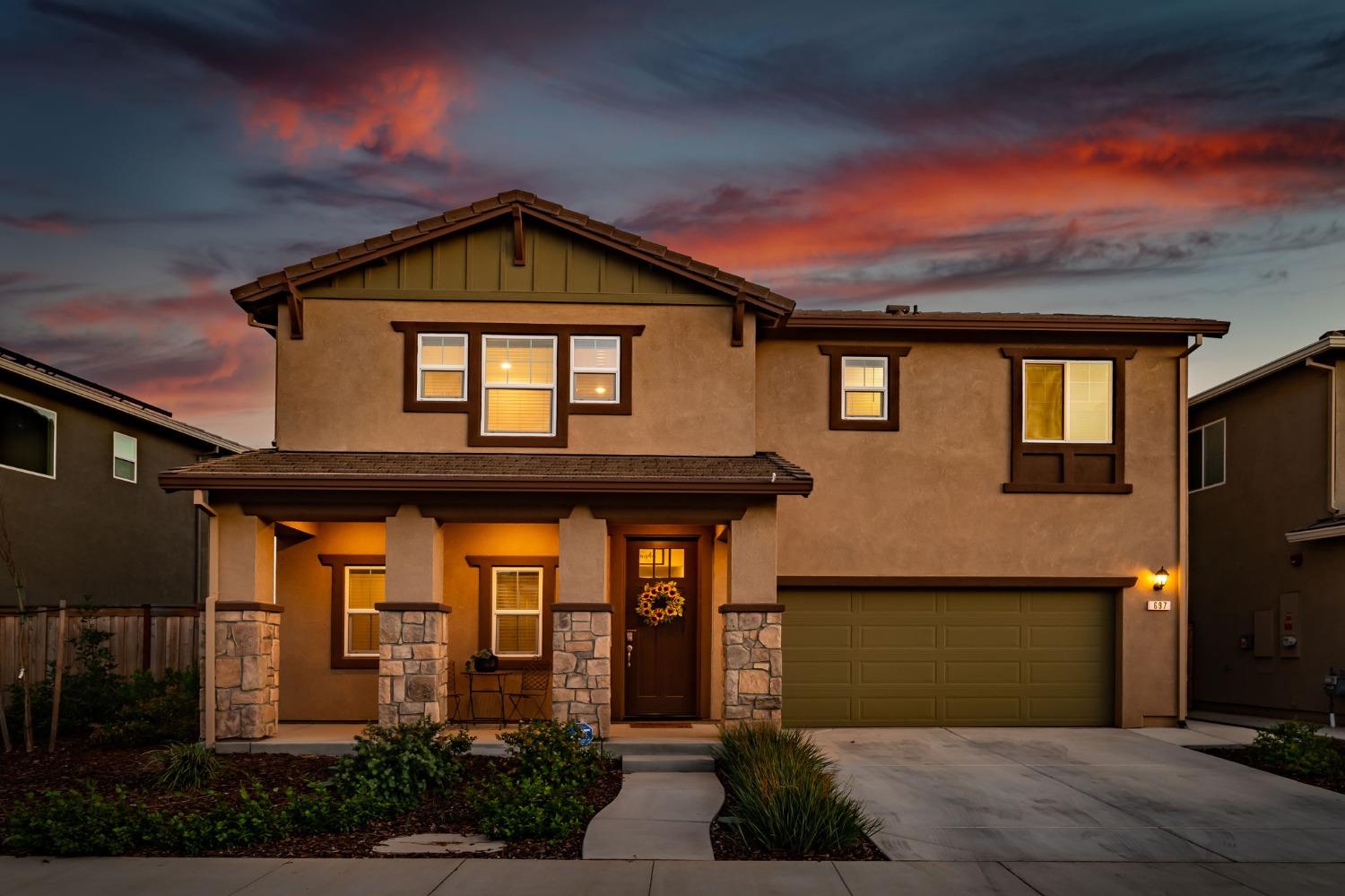 Photo of 697 Lincolnshire Cir in Lincoln, CA