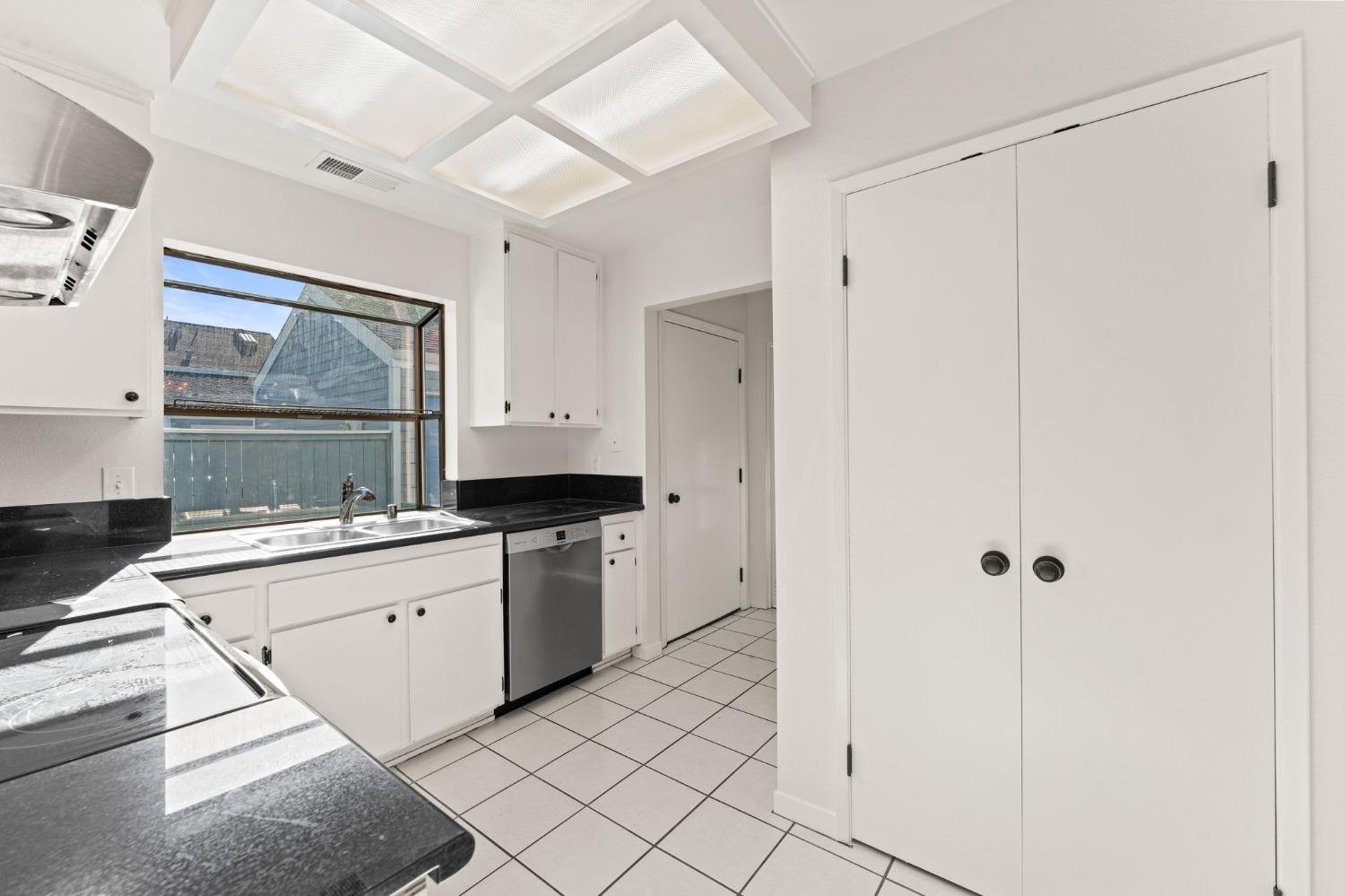 Photo #12: 223089680 Listing 